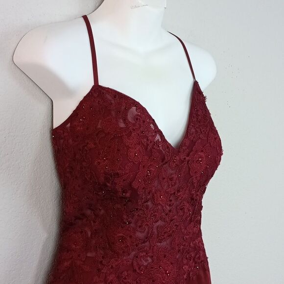 Blondie Nites Elegent cherry Red Satin/embrodery V Neck Evening Gown sz 15 Fairy - Picture 5 of 17